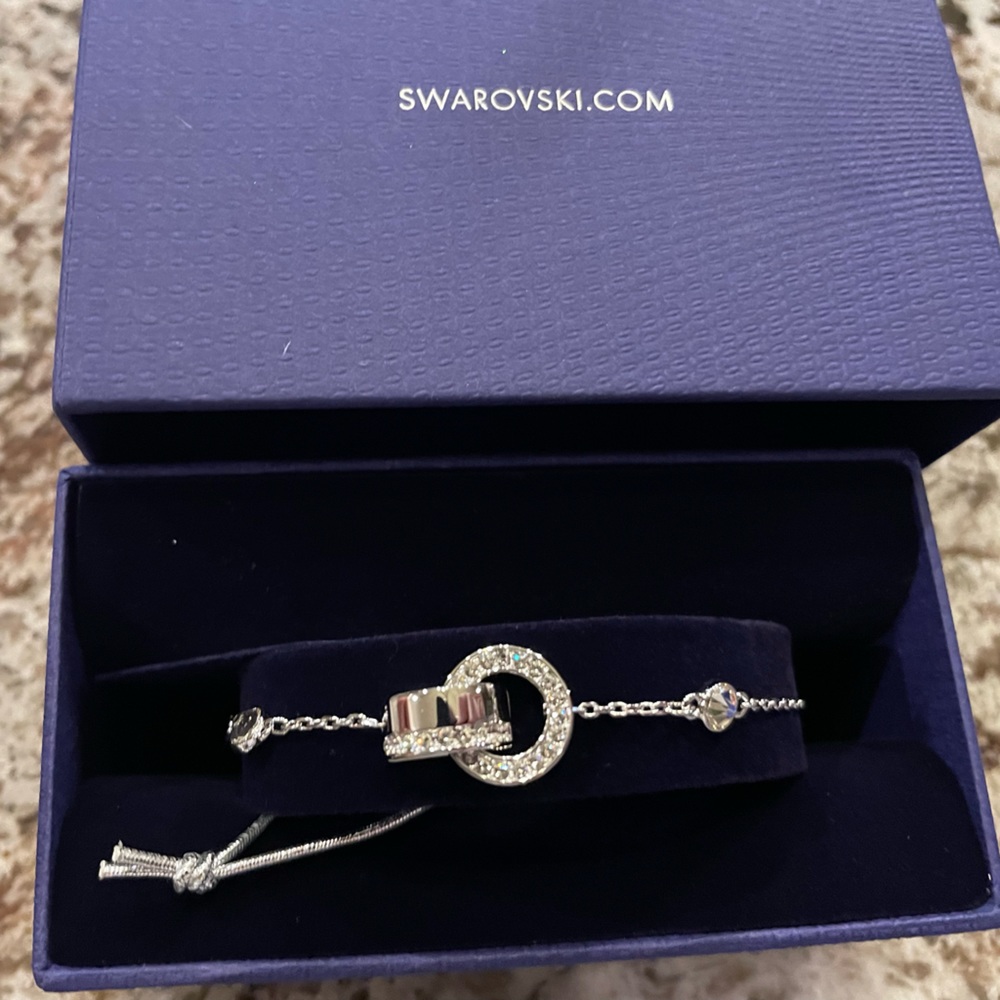 NEW Swarovski bestselling hollow bracelet